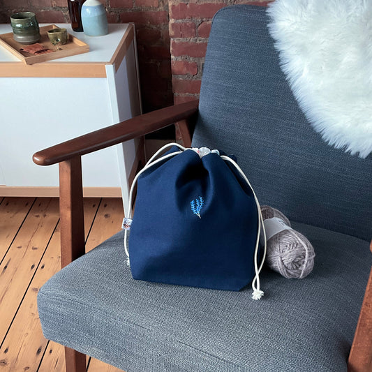 Geborduurde project bag - blauwe twijg - medium
